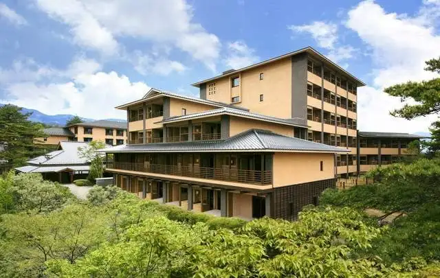 湯宿季の庭　お宿木の葉