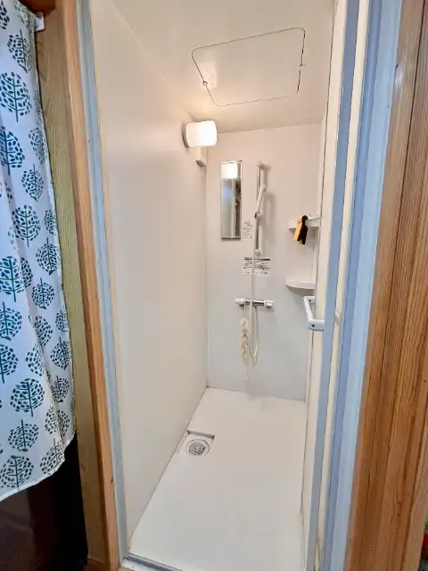 シャワー室