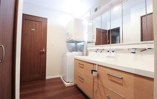 キッチン、洗濯機、シャワー、Wi-Fi等完備　※弊社提携のシェアハウスの場合