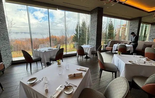 東山ﾆｾｺﾋﾞﾚｯｼﾞﾘｯﾂ・ｶｰﾙﾄﾝ・ﾘｻﾞｰﾌﾞ