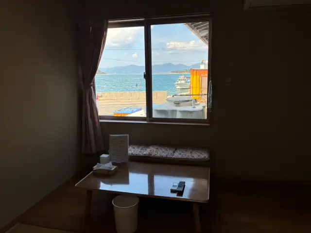 部屋から見える海