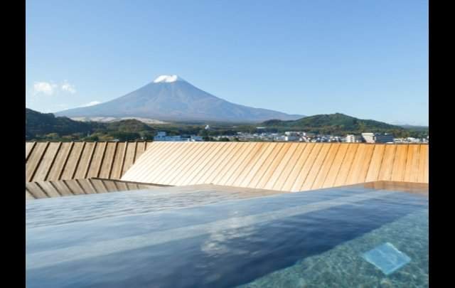 ホテル鐘山苑