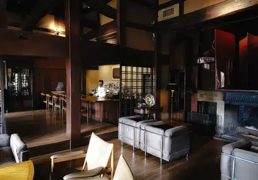 山荘　無量塔