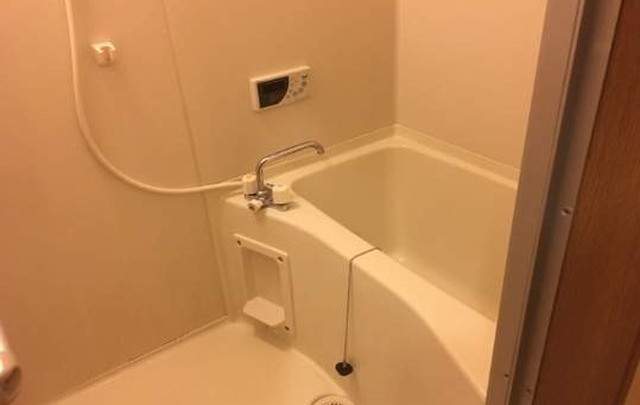 風呂トイレ別！