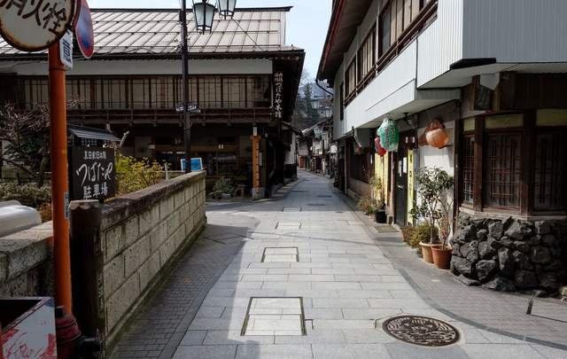 あぶらや燈千