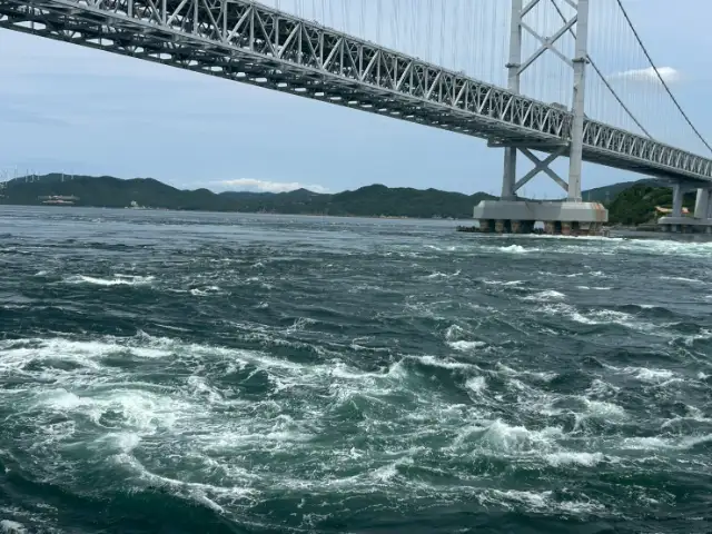 休日は四国にも本州にも行ける！これは鳴門の渦潮です🌀