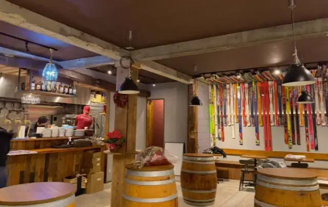 Cafe & Pub Goldy's