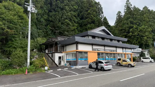 コインランドリーの上になります！
